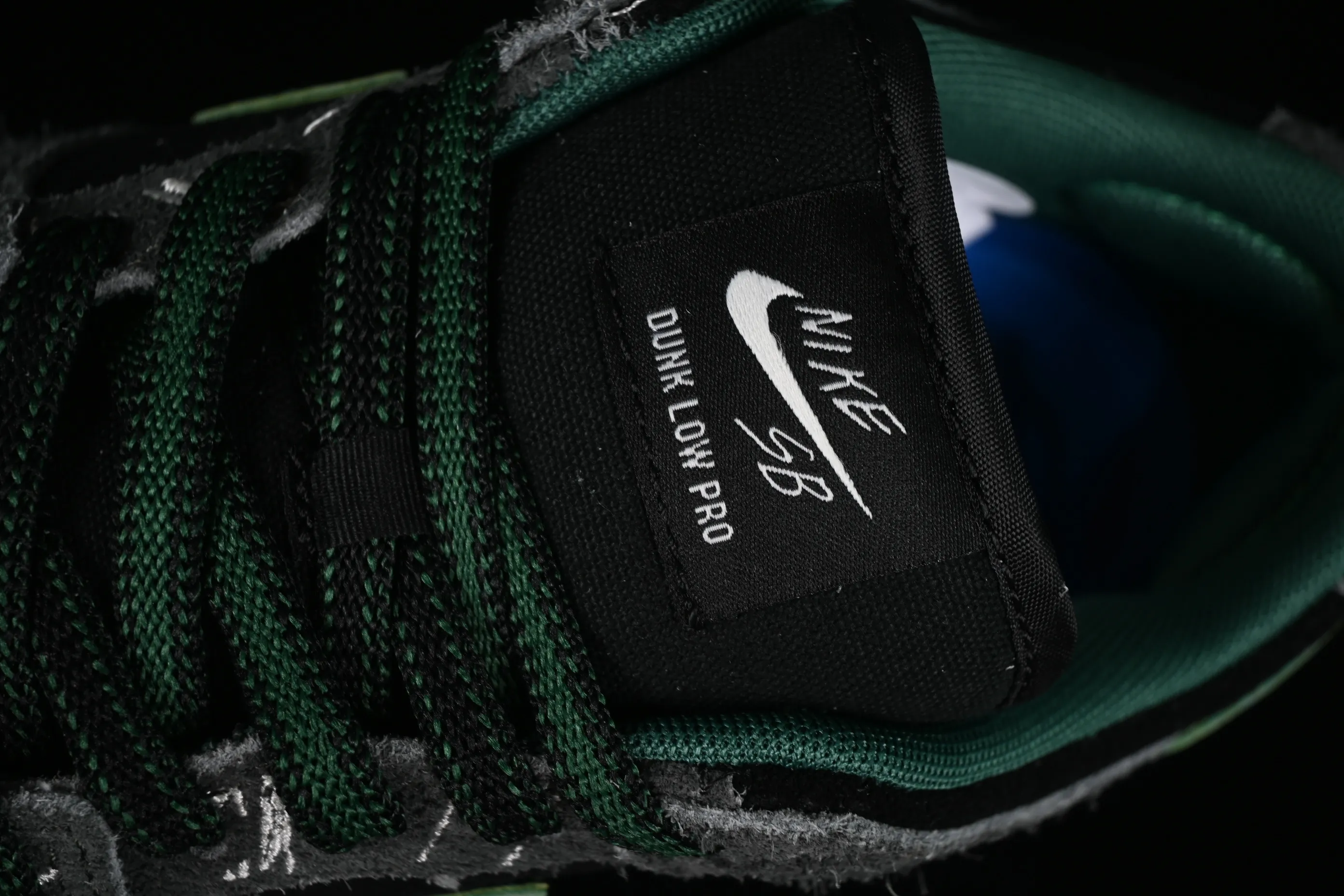 All Categories Nk SB Dunk Series Nk SB Dunk Low Low-top Sneakers C Version There Skateboards x Nk SB Dunk Low Graffiti Art Style Joint Model SB Low-top Casual Sneakers HF7743-001